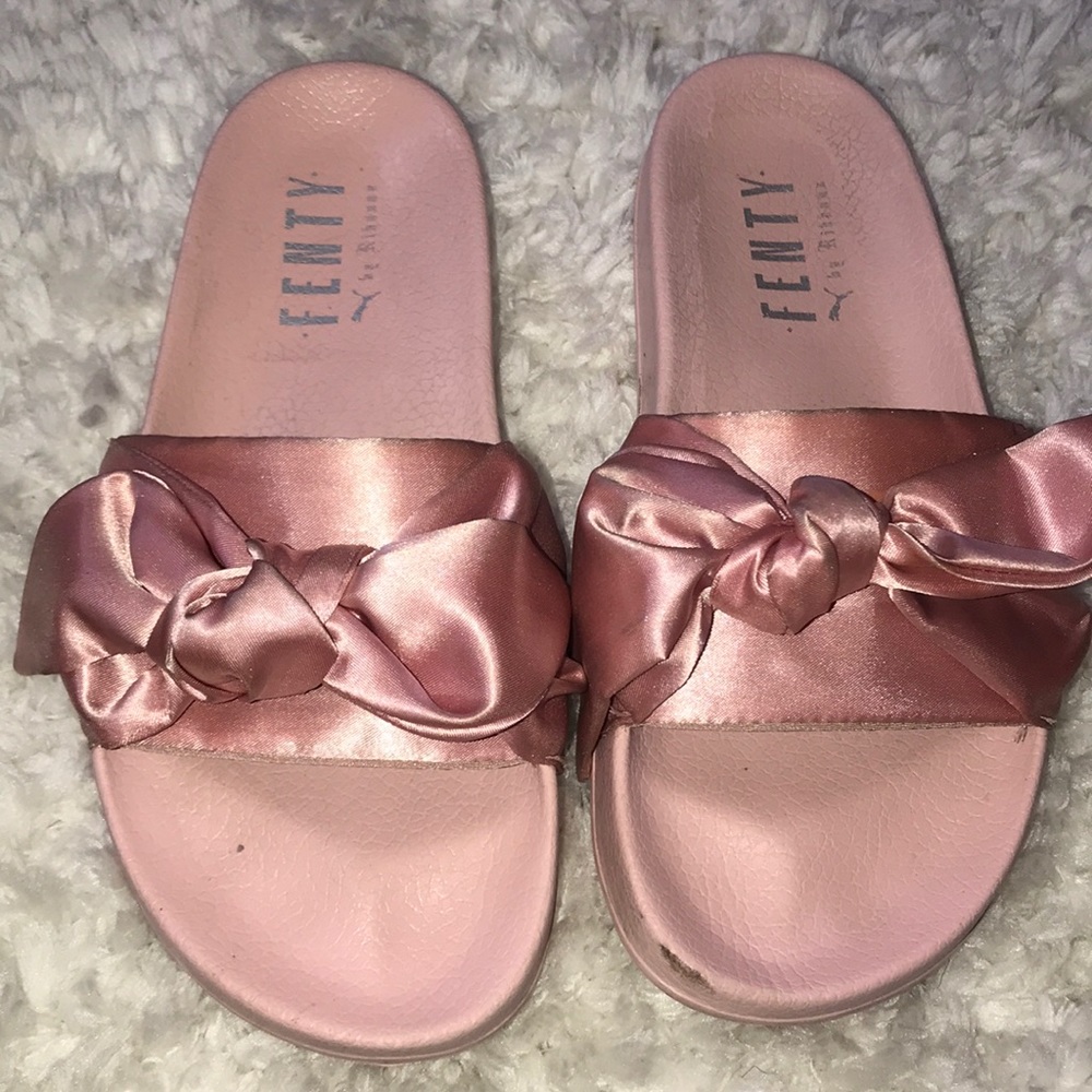 Fenty Slides pink size 9 worn a few times